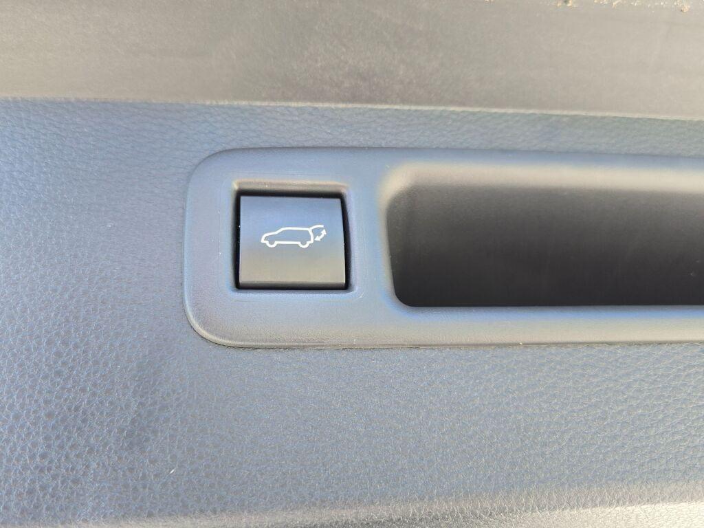 used 2024 Toyota Highlander car, priced at $36,995