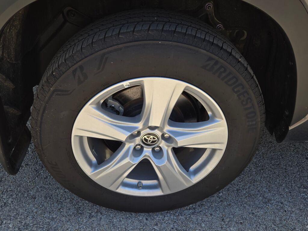 used 2024 Toyota Highlander car, priced at $36,995