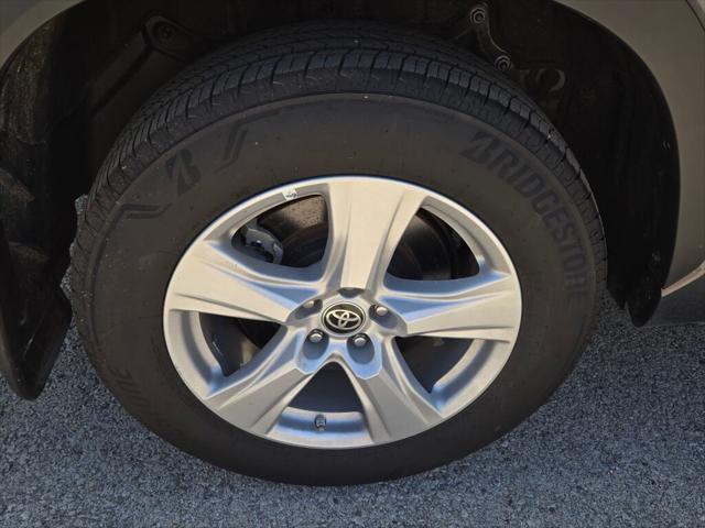 used 2024 Toyota Highlander car, priced at $39,995