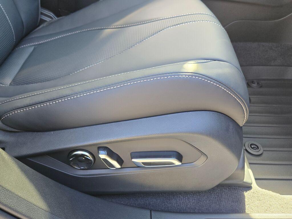 new 2025 Acura RDX car, priced at $49,250