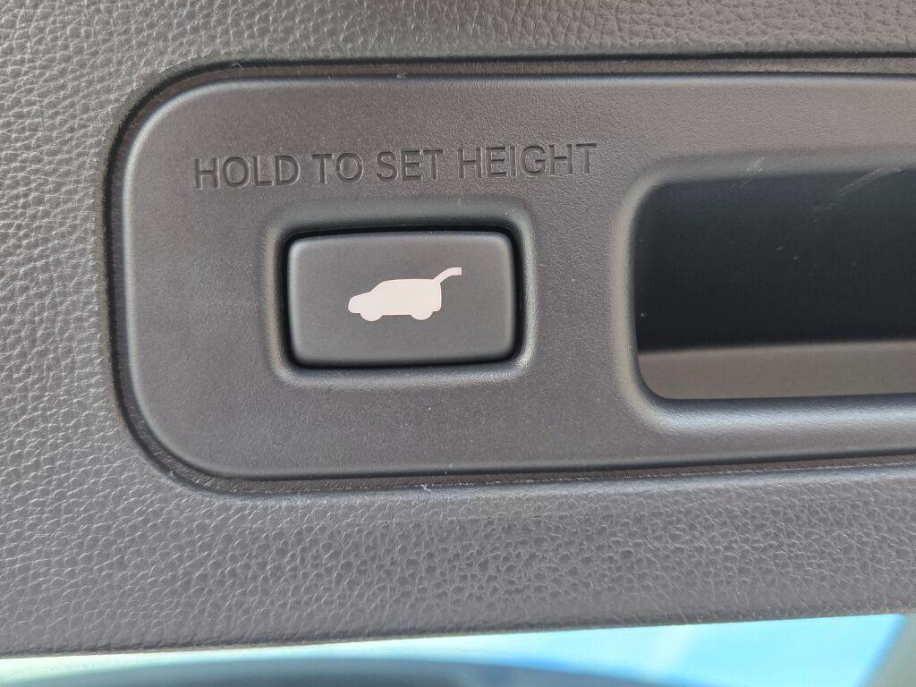 used 2025 Acura MDX car, priced at $61,892