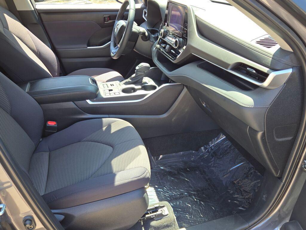 used 2024 Toyota Highlander car, priced at $37,764