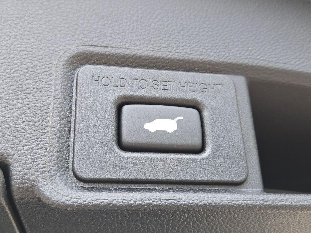 used 2025 Acura RDX car, priced at $39,995