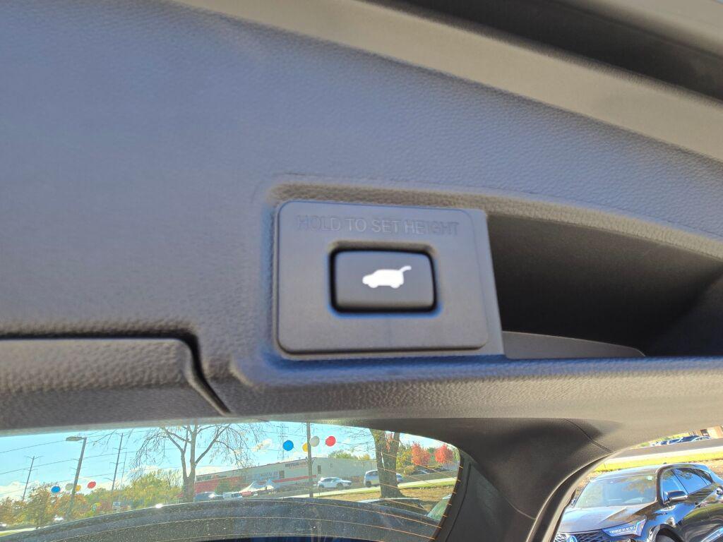 new 2025 Acura RDX car, priced at $49,250