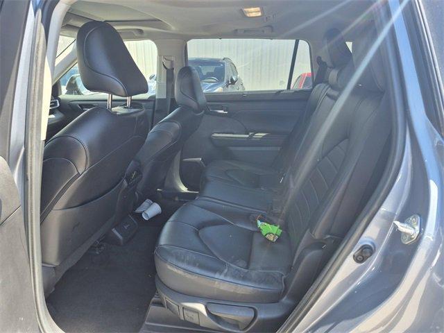 used 2022 Toyota Highlander car, priced at $39,874