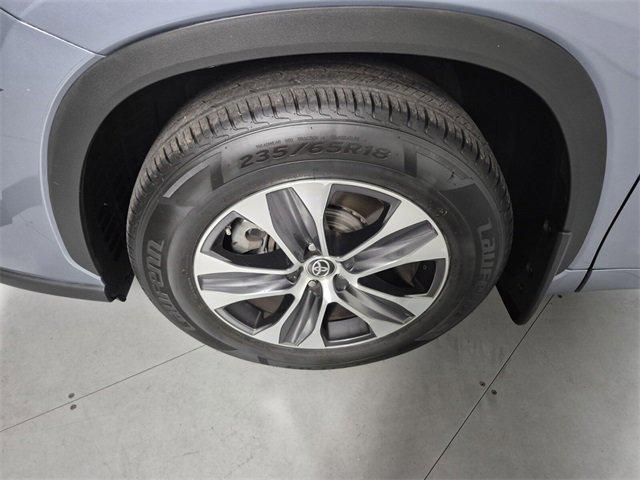 used 2022 Toyota Highlander car, priced at $39,874