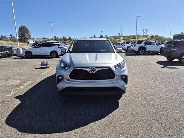 used 2022 Toyota Highlander car, priced at $32,874