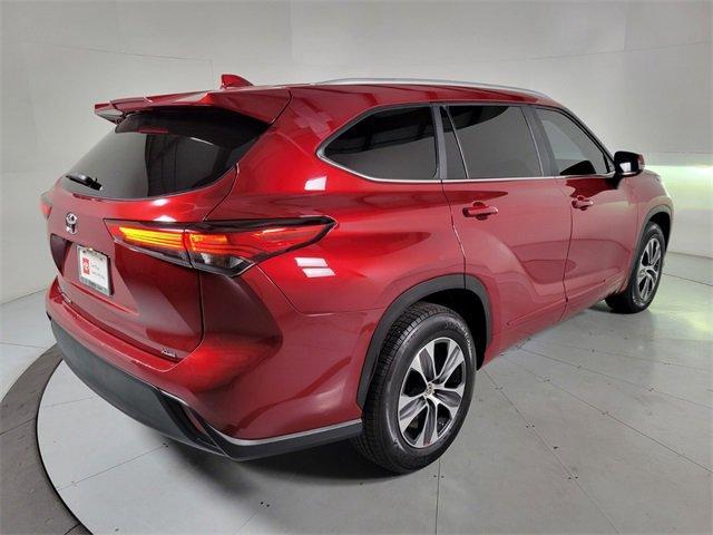 used 2023 Toyota Highlander car, priced at $35,924