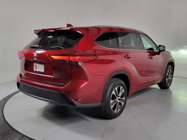 used 2021 Toyota Highlander car, priced at $37,894