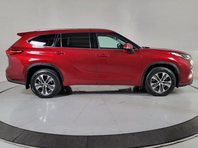 used 2021 Toyota Highlander car, priced at $37,894