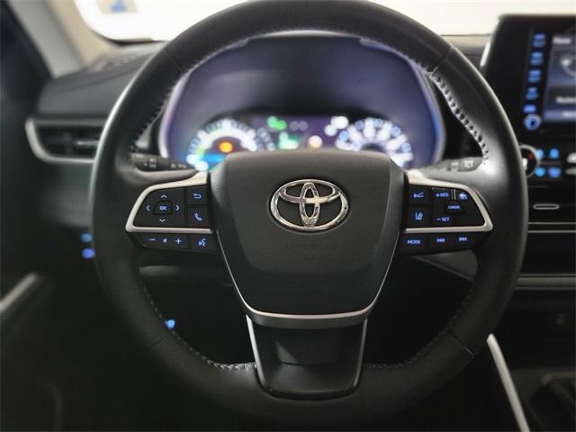 used 2022 Toyota Highlander Hybrid car, priced at $39,944