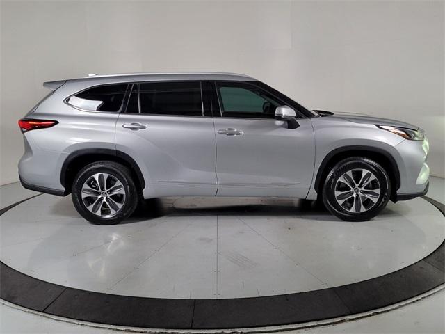 used 2022 Toyota Highlander Hybrid car, priced at $39,944