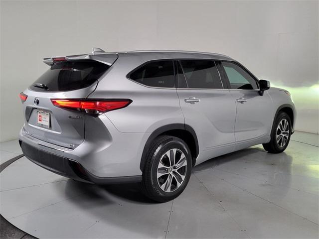 used 2022 Toyota Highlander Hybrid car, priced at $39,944