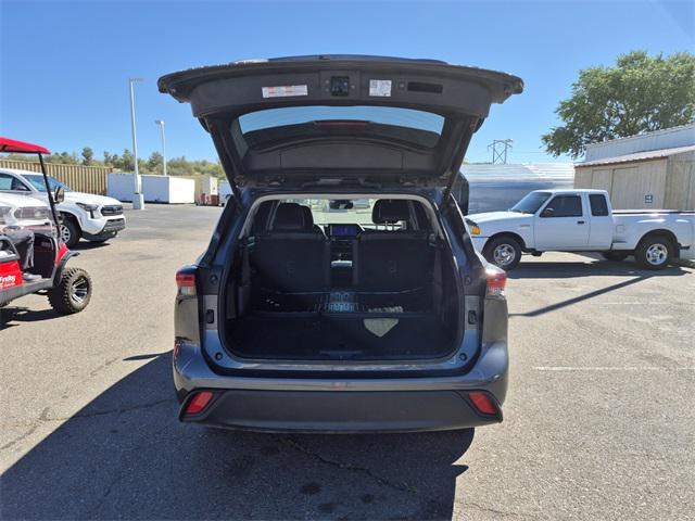 used 2024 Toyota Highlander car, priced at $42,343