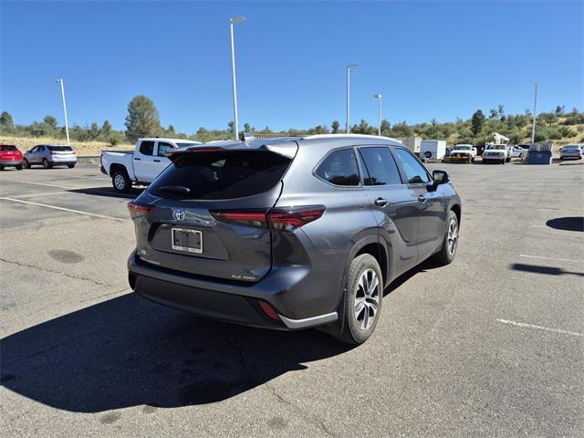 used 2024 Toyota Highlander car, priced at $42,343