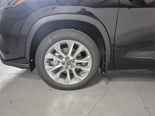 new 2026 Toyota Highlander car, priced at $53,518