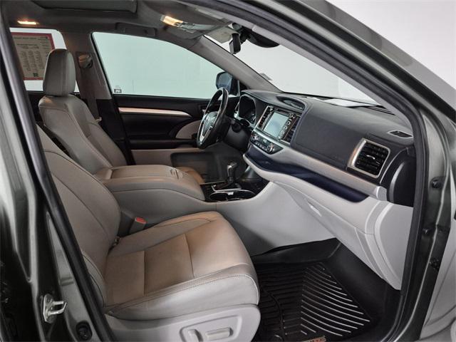 used 2018 Toyota Highlander car, priced at $28,874