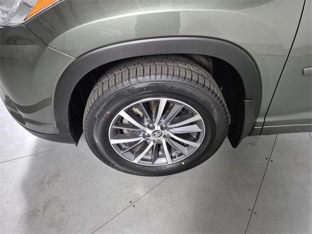 used 2018 Toyota Highlander car, priced at $28,874