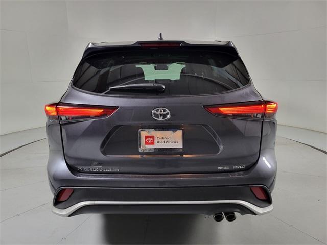 used 2022 Toyota Highlander car, priced at $41,254