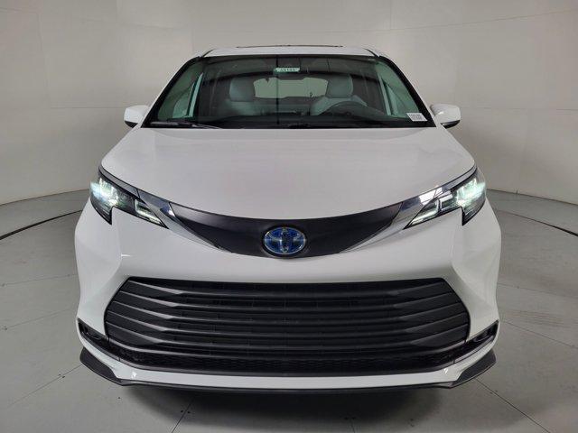 new 2025 Toyota Sienna car, priced at $45,185