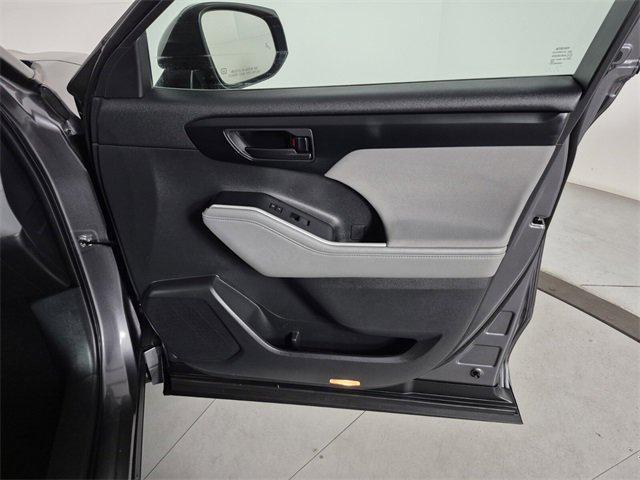 used 2023 Toyota Highlander car, priced at $35,674