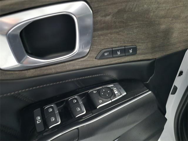 used 2022 Kia Sorento car, priced at $28,774