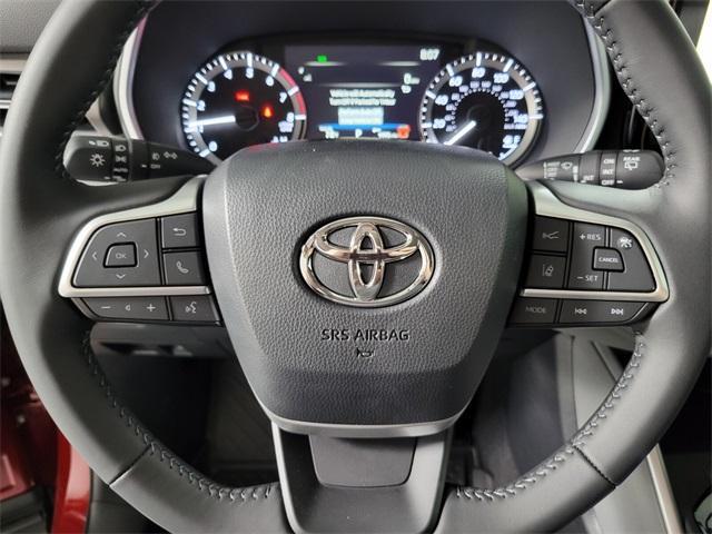 new 2024 Toyota Highlander car, priced at $44,624
