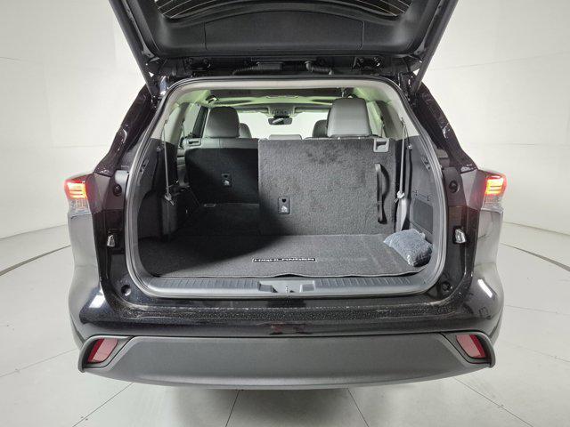 new 2025 Toyota Highlander Hybrid car, priced at $48,148