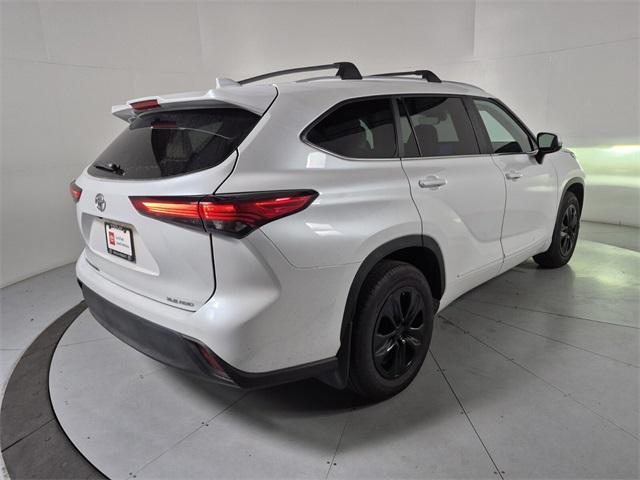 used 2023 Toyota Highlander car, priced at $41,874