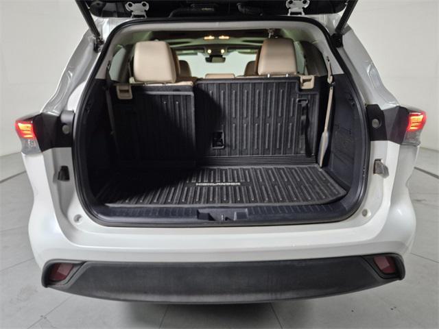 used 2023 Toyota Highlander car, priced at $41,874