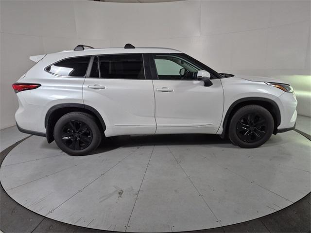 used 2023 Toyota Highlander car, priced at $41,874