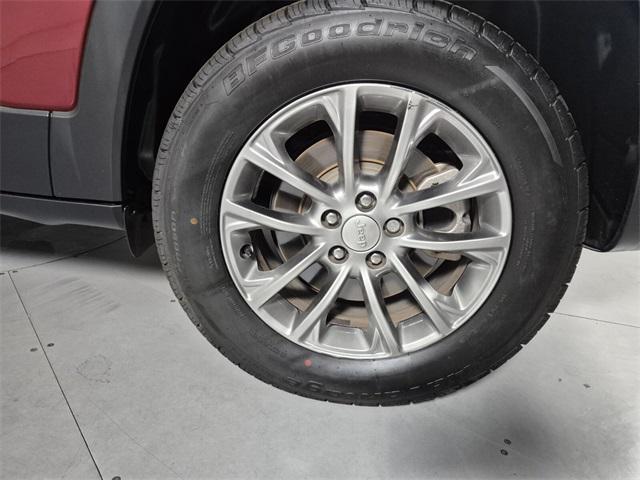 used 2021 Jeep Cherokee car, priced at $24,874