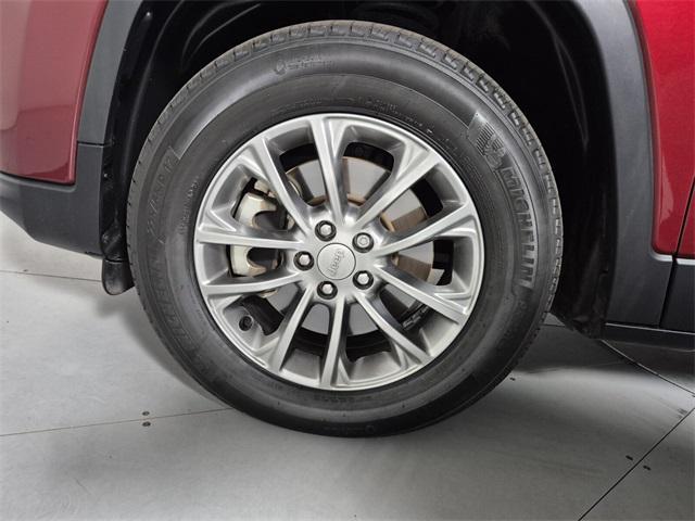 used 2021 Jeep Cherokee car, priced at $24,874