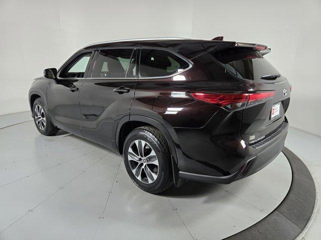 used 2022 Toyota Highlander car, priced at $37,755