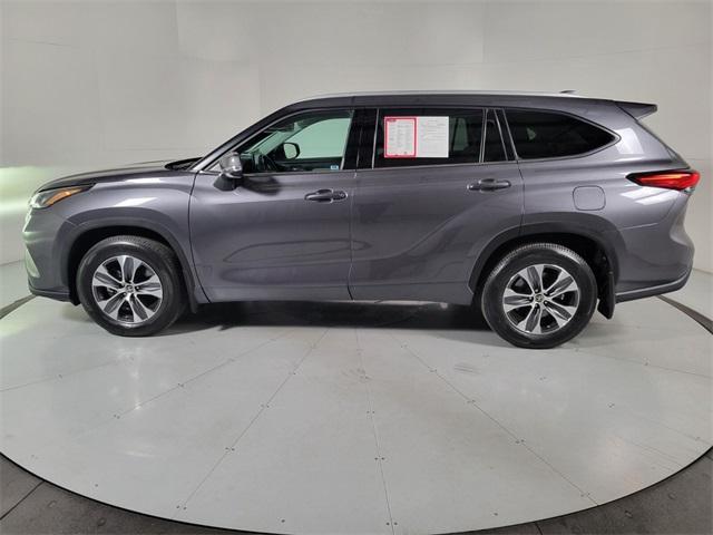 used 2022 Toyota Highlander car, priced at $39,874