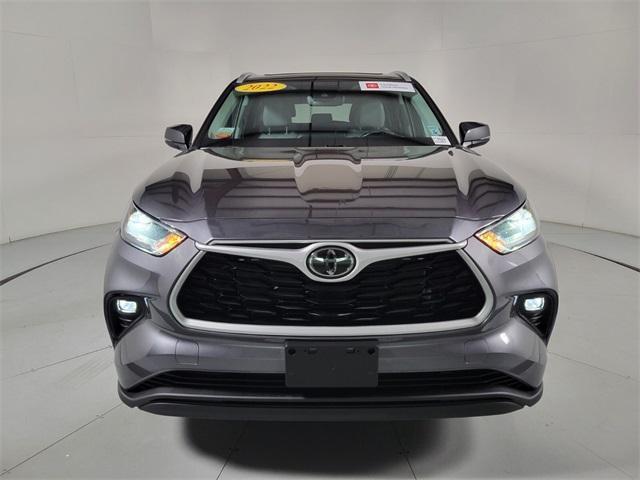 used 2022 Toyota Highlander car, priced at $39,874