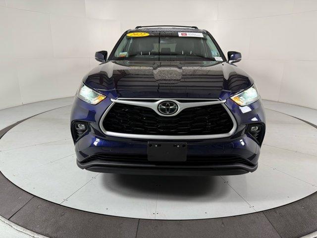 used 2022 Toyota Highlander car, priced at $33,487