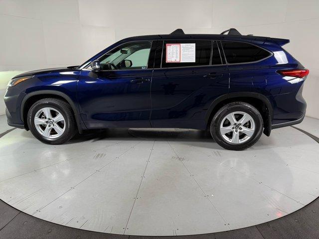 used 2022 Toyota Highlander car, priced at $33,487