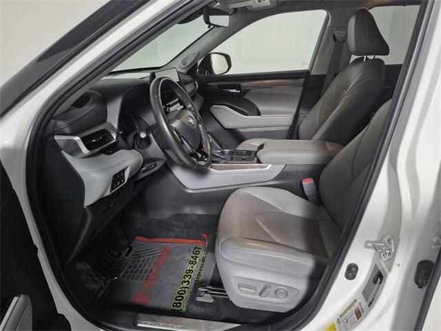 used 2021 Toyota Highlander Hybrid car, priced at $33,974