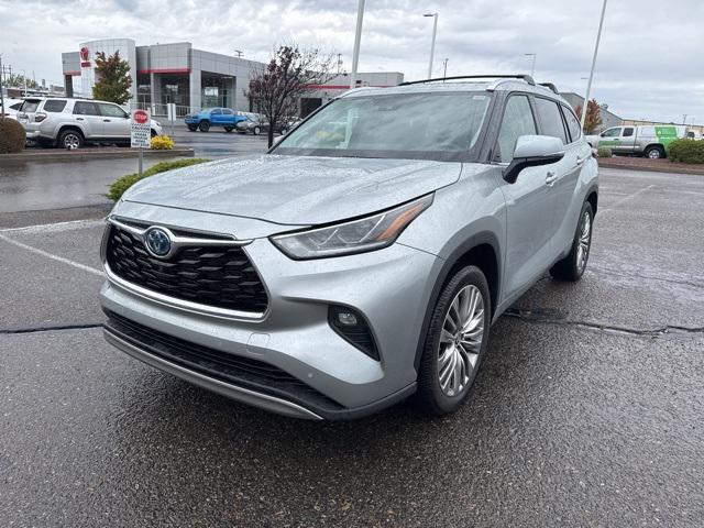 used 2022 Toyota Highlander Hybrid car, priced at $41,574