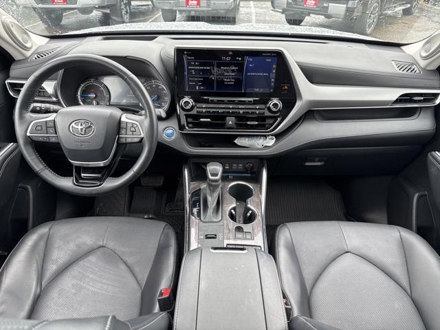 used 2022 Toyota Highlander Hybrid car, priced at $41,574