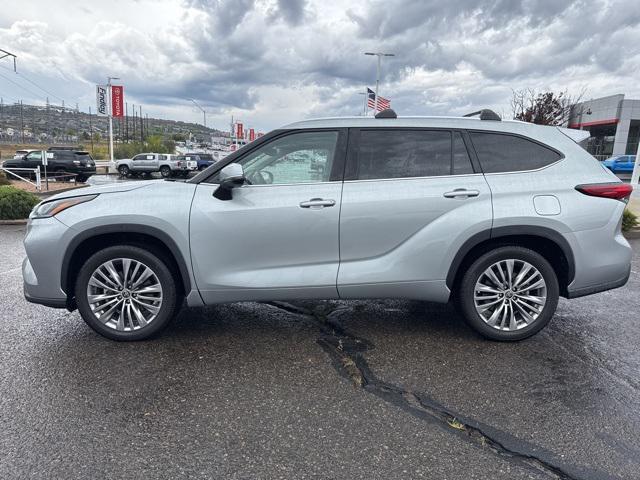 used 2022 Toyota Highlander Hybrid car, priced at $41,574