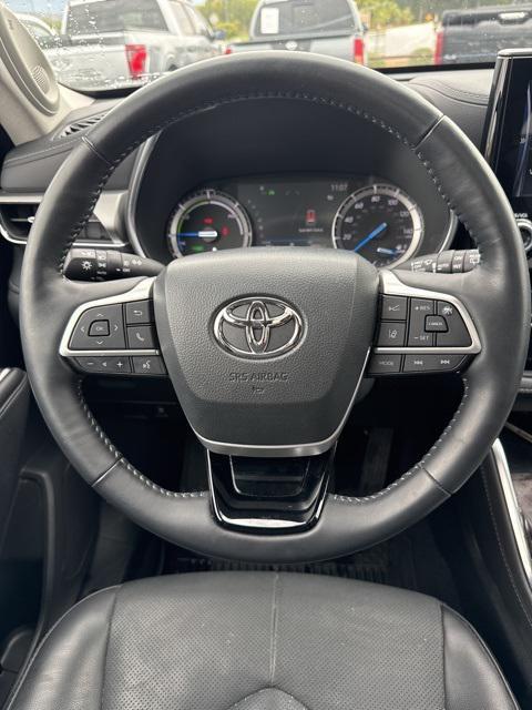used 2022 Toyota Highlander Hybrid car, priced at $41,574