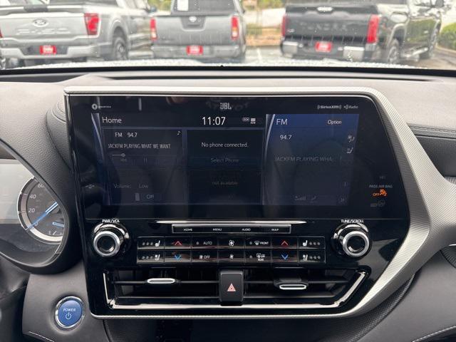 used 2022 Toyota Highlander Hybrid car, priced at $41,574