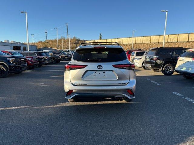 used 2022 Toyota Highlander car, priced at $41,587