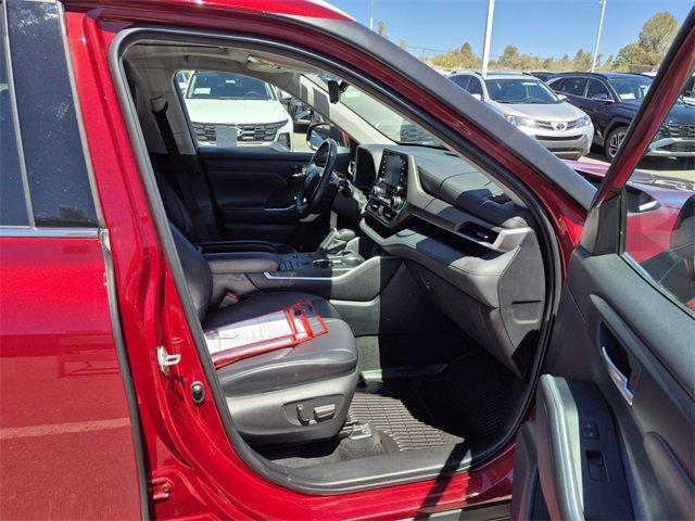 used 2022 Toyota Highlander car, priced at $39,874