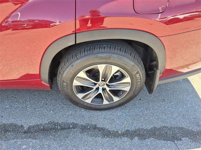 used 2022 Toyota Highlander car, priced at $39,874