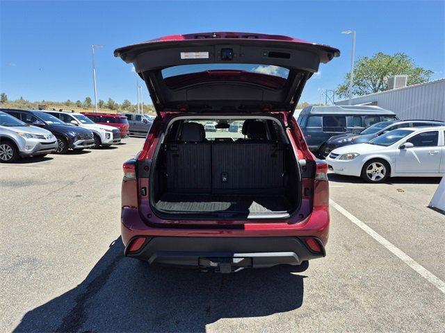 used 2022 Toyota Highlander car, priced at $39,874