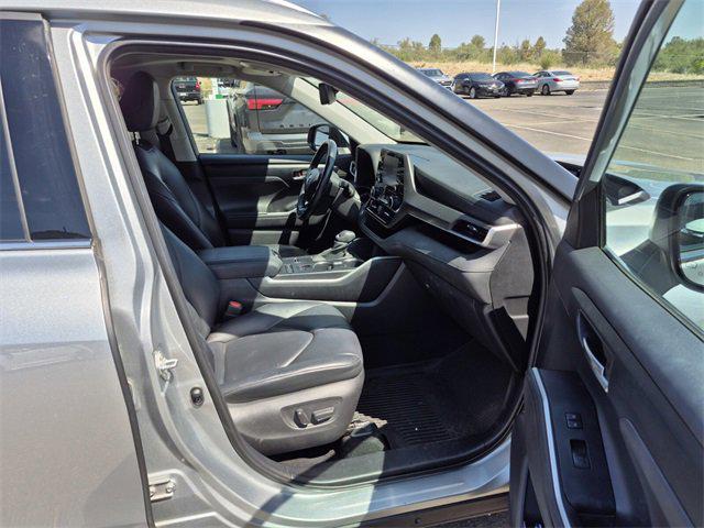 used 2020 Toyota Highlander car, priced at $31,874