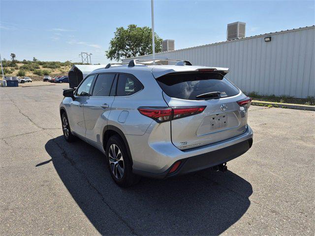 used 2020 Toyota Highlander car, priced at $31,874